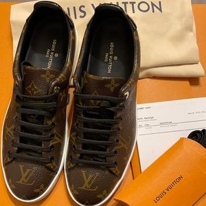 Louis Vuitton Front Row Sneakers. size 39.5